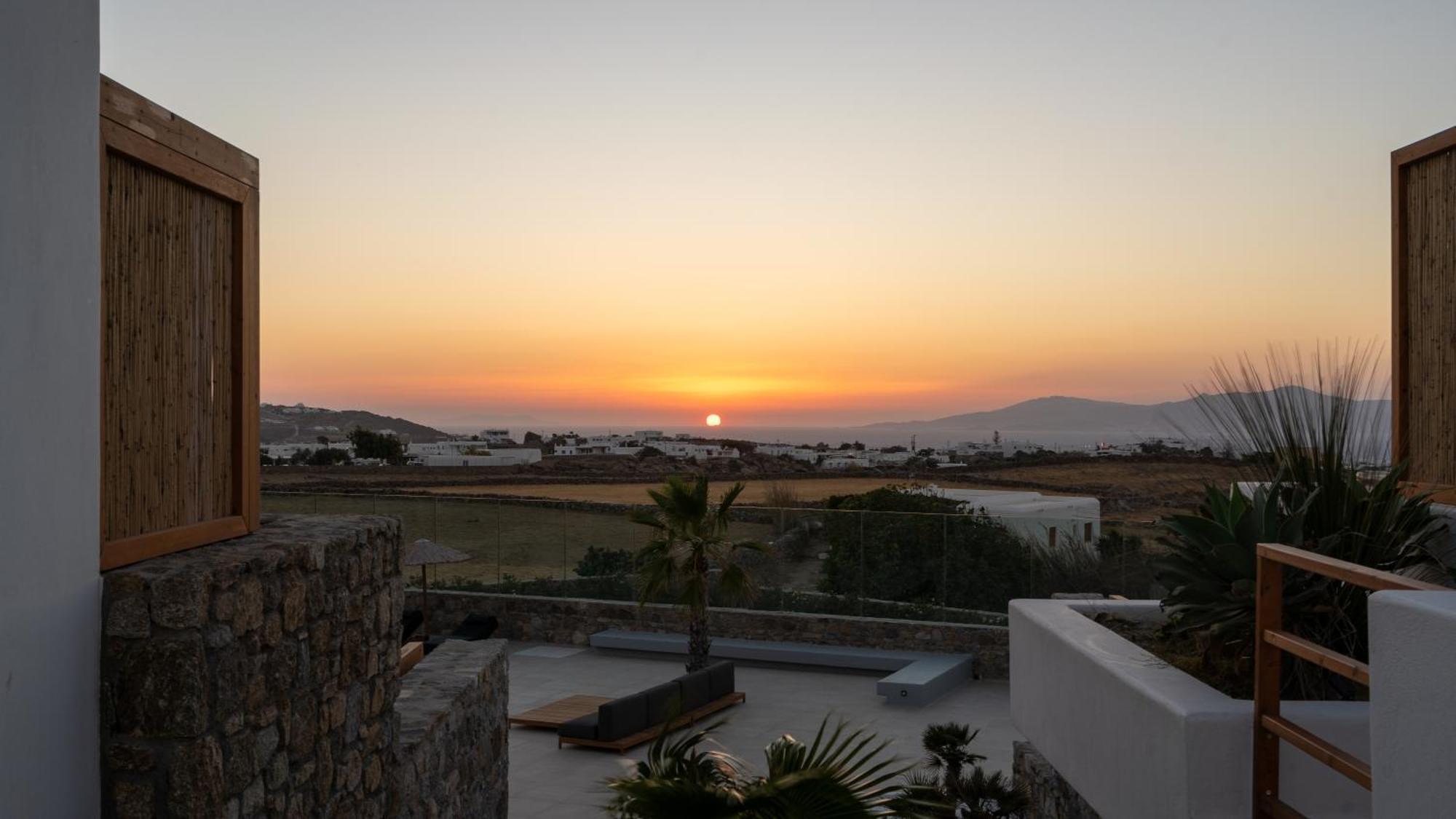 Regency Sunset Suites Mykonos Town Екстериор снимка